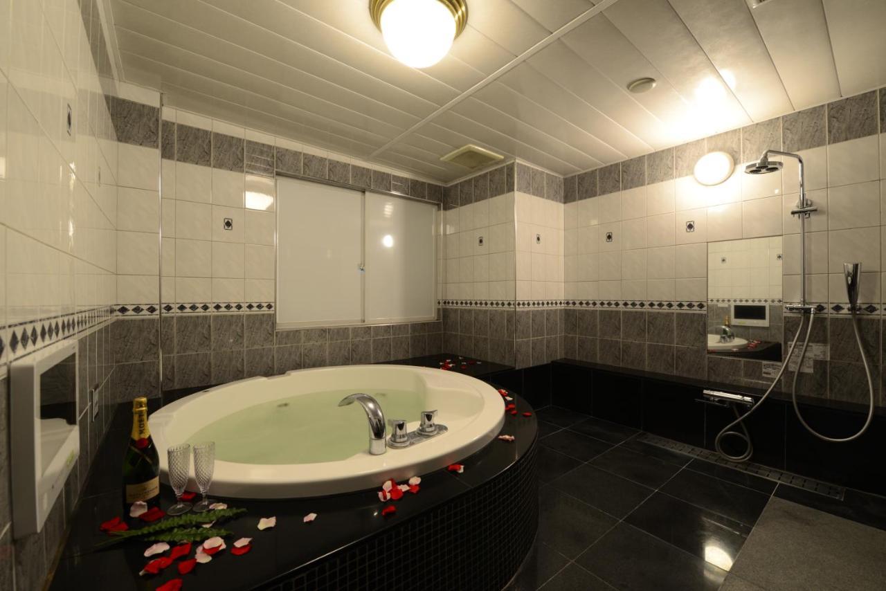 Hotel S-Cube (Adults Only) Bando Bagian luar foto